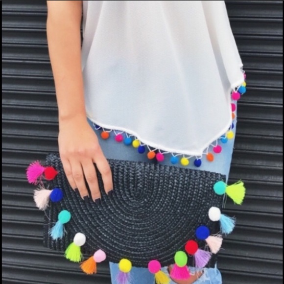 Pom Pom Straw Clutch - Picture 2 of 4